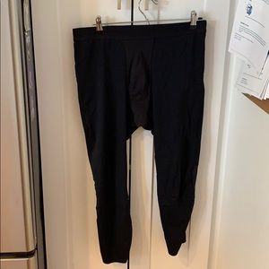 Black 3/4 length lululemon tights